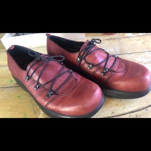 Dansko Tie Front Shoes- Sz 40